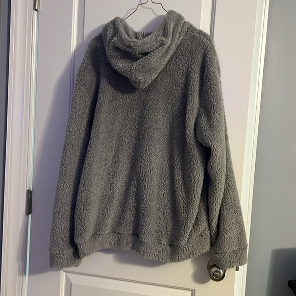 Men’s large Sherpa hoodie - Picture 3 of 4